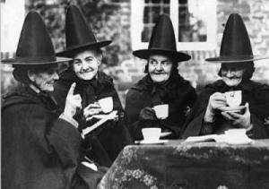 unknown-little-old-ladies-dressed-as-witches-drinking-tea-53720[1]